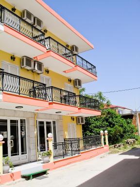 Studios Elena - Housity