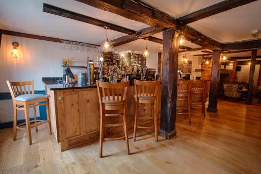 The Saracens Head Hotel - Housity