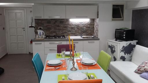 Taormina Rainbow House - Housity