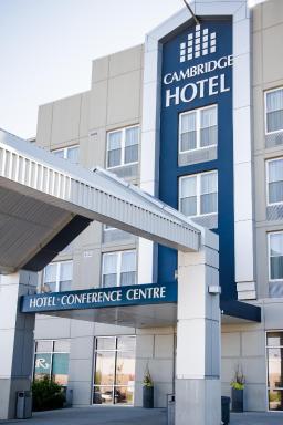 Cambridge Hotel and Conference Centre - Housity
