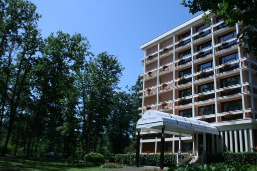 Le Grand Monarque - Housity