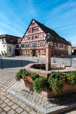 DER SCHWAN Hotel & Restaurant - Housity