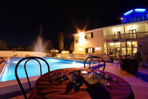 Hotel Aurora - Housity