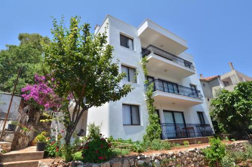 Mimas Garden Apartments - Housity