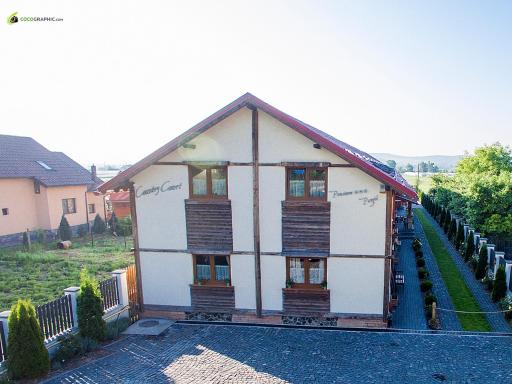 Country Court - Housity