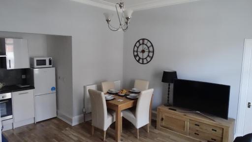 Portum -John St Apartment - Housity