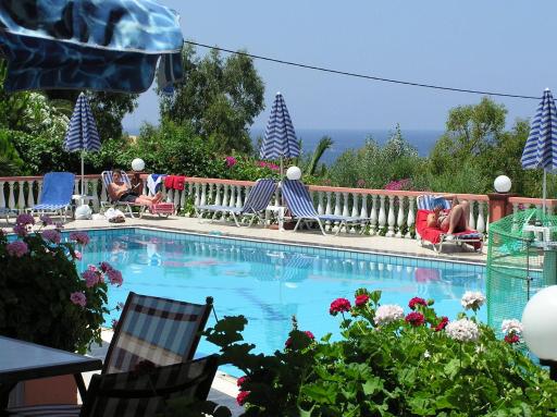 Knossos - Housity
