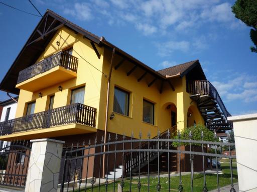 Apartmanház King - Housity