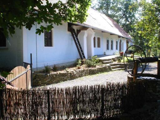 Historický objekt Ailit - Housity