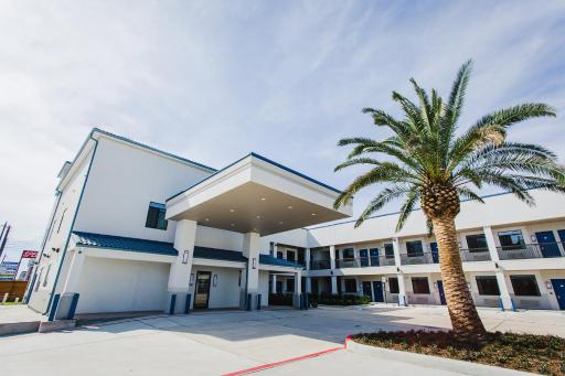 Palace Inn Blue US-59 & Gessner - Housity
