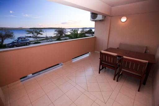 Apartments Miroslav - Housity