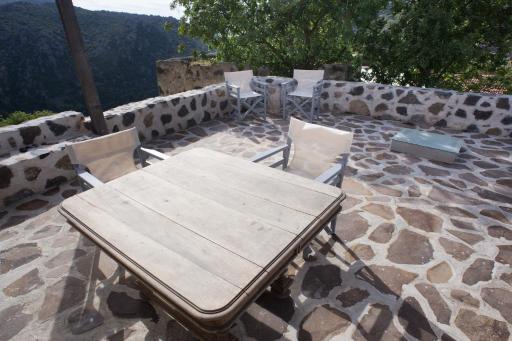 Kafka Stone House - Housity