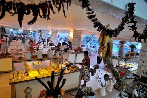 The Blue Lagoon Deluxe Hotel - Housity