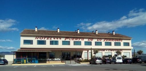 Hotel Puerta de la Serrania - Housity