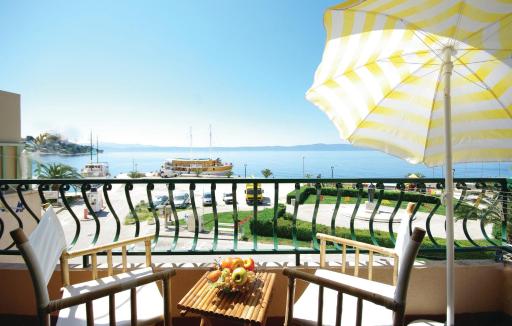 Seafront Studio Apartment+Balcony - Housity