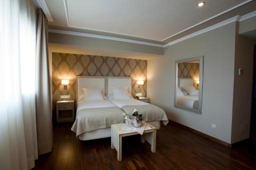 Hotel Os Olivos - Housity