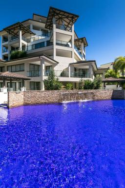 Beachfront Grand Mercure Allegra Hervey Bay - Housity