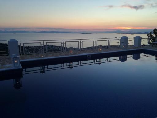 Infinity Blue Suite - Housity