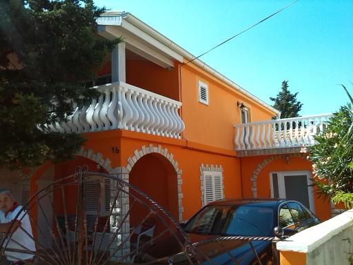 Apartments Batarilo - Housity