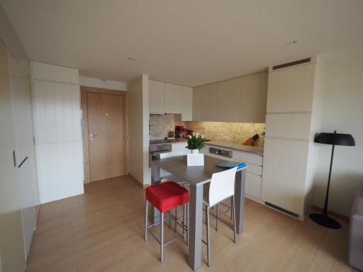 Beachfront · Private Beach Appartement sur la digue - De Haan - Le Coq - Silver Beach D2 - Housity