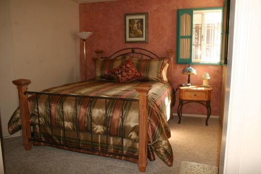 Mon Ami Bed and Breakfast - Housity
