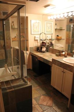 Mon Ami Bed and Breakfast - Housity