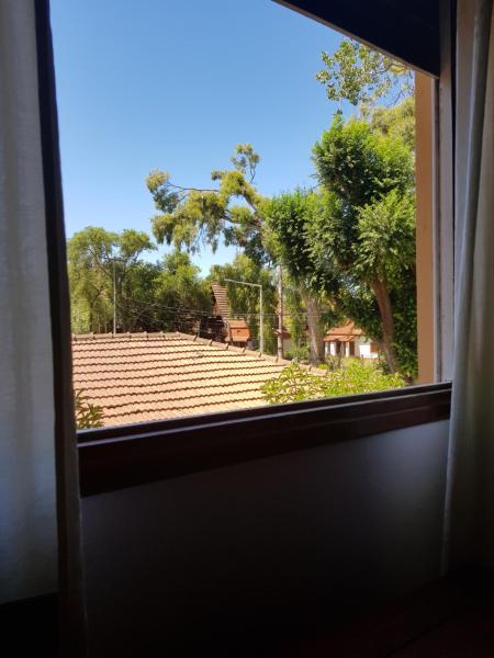 vista desde una ventana de un anfiteatro del Hotel El Cisne de Villa Gesell
