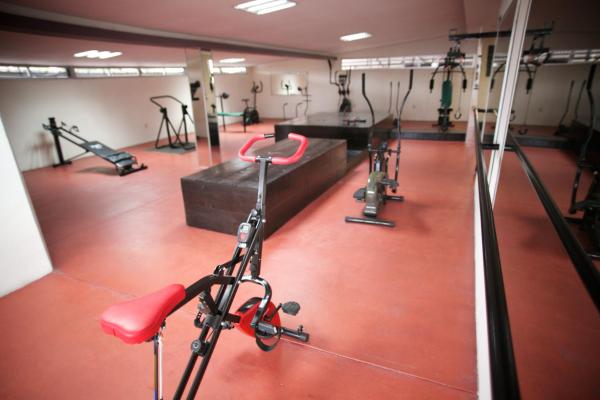 Gimnasio o instalaciones de fitness de Hotel Maria De Lourdes