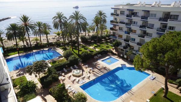 Imagen de la galería de Skol 617 Beachfront Two-bedrooms Duplex With Sea Views, en Marbella