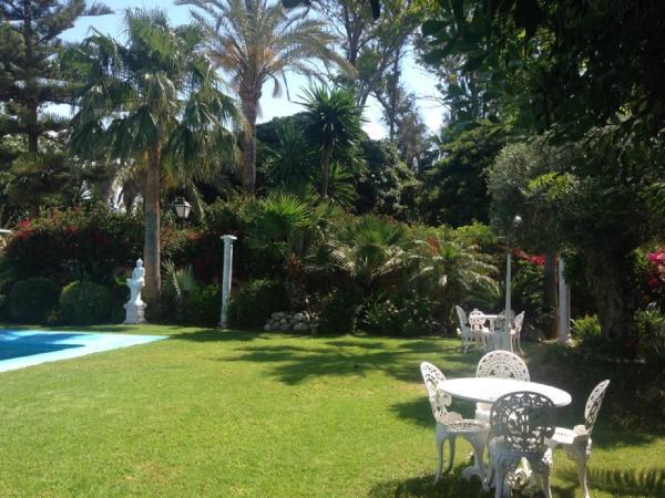 Jardín al aire libre en Exclusive villa El Mesidor Puerto Banus Marbella