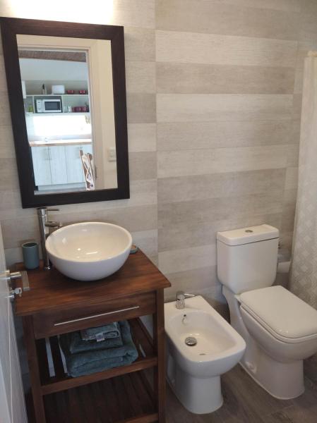 Un baño de Conforable casa en zona tranquila de Punta del Este