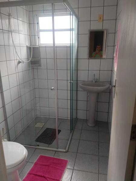 A bathroom at Apartamento 1 - Praia da Cachoeira