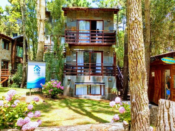 Casa en un árbol con balcón en el bosque en Sueño Pampa Apart y Cabañas en Mar de las Pampas