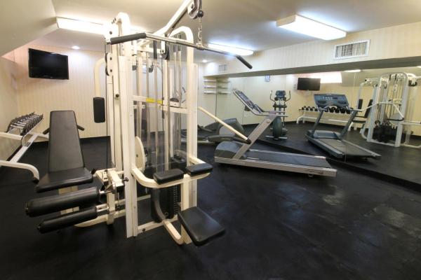 Gimnasio o instalaciones de fitness Holiday Inn Monclova, an IHG Hotel