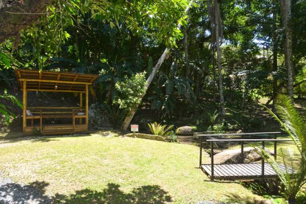 Jardín al aire libre en Pousada Sítio Olho D'Água