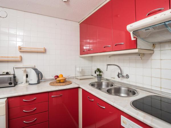 Una cocina o zona de cocina en Apartment Eurosol-3