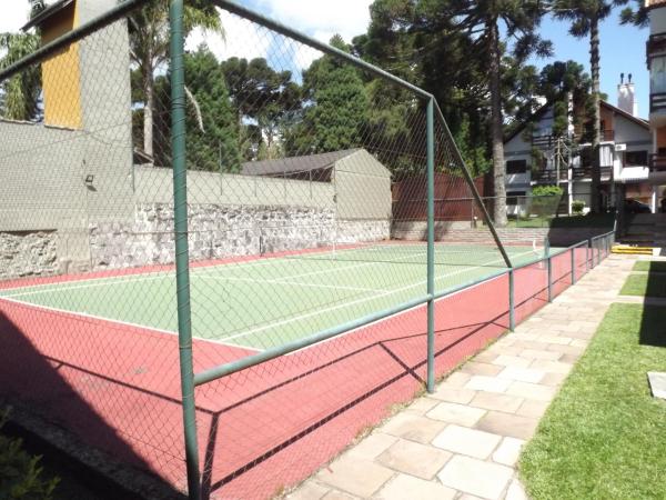 Instalaciones para jugar a tenis o squash en Residencial Lago Negro o alrededores