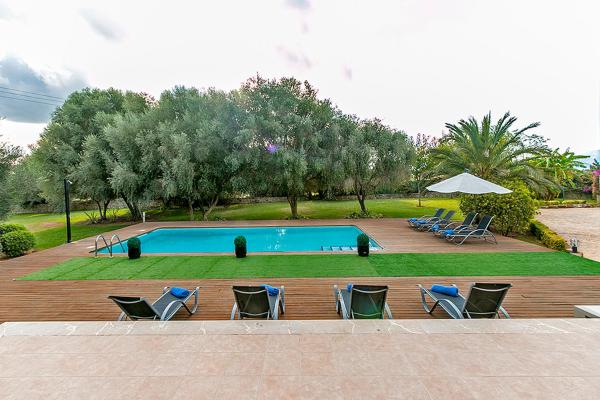 Piscina cerca de Finca Santa Maria