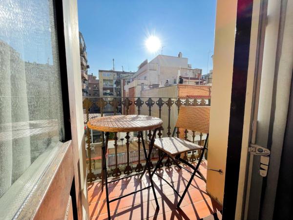 Un balcón o terraza de Boutique Padre Lainez - Cozy stylish one bedroom flat near Sagrada familia