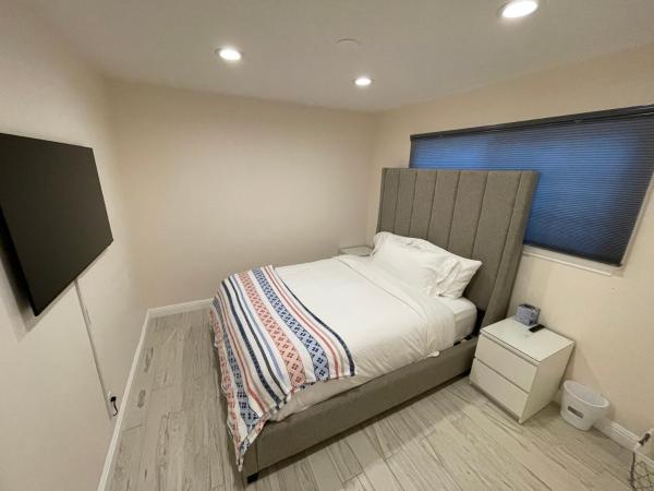 Cama o camas de una habitación en Cheerful, Beautifully Remodeled, Moderno, Comfortable Home