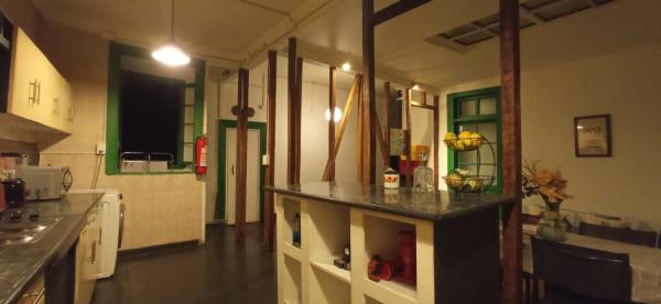 Una cocina o zona de cocina en Patiperra Hostel