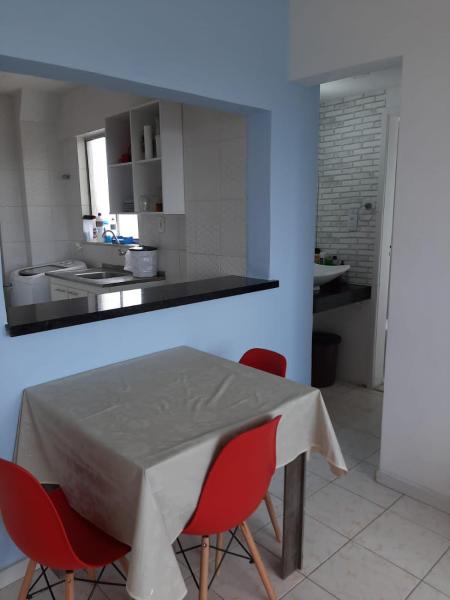 Una cocina o zona de cocina en Apartamento en Salvador bahía como ar acondicionado