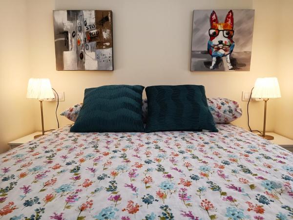 Cama o camas de una habitación en Nuevo Apartamento, Wifi, Fire Stick Amazon, Vistas al Mar, Centro de Torremolinos