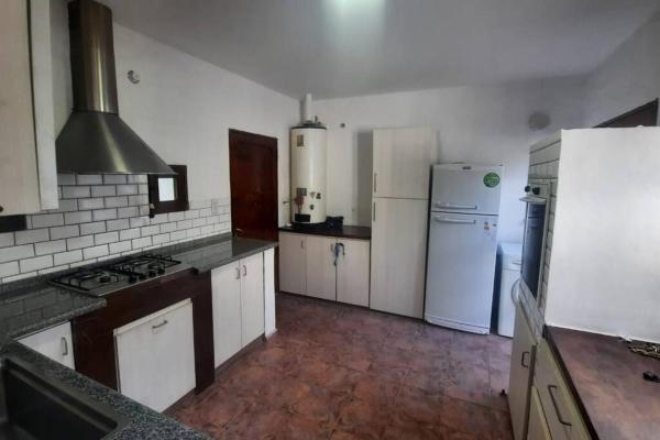 Una cocina o kitchenette en Casa familiar cerca de sanatorio allende