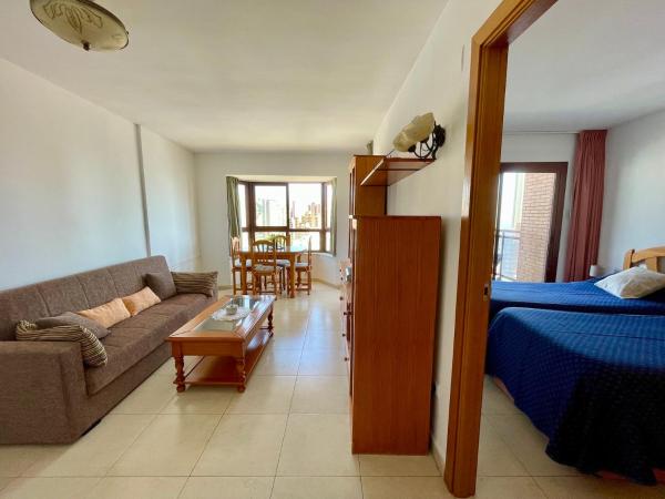 Zona de estar de apartamento turístico Torremar Planta 15 - Gestaltur