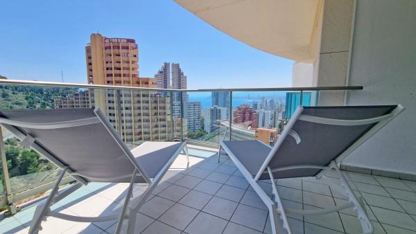 Un balcón o terraza del apartamento Sunny con terraza privada