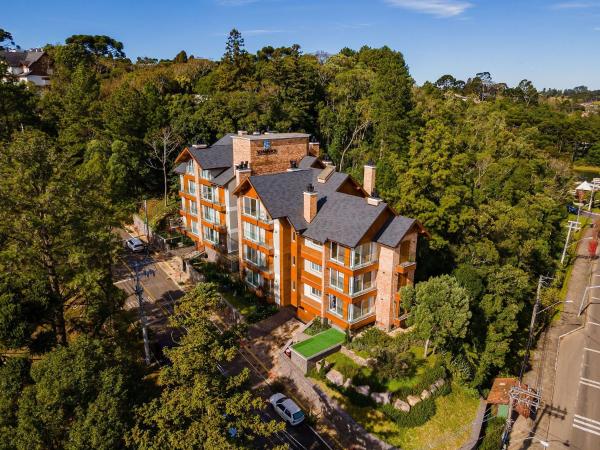 Alpes da Montanha 203 - Apto novo junto ao Centro de Gramado com garagem a vista de pájaro