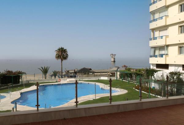 Vista de la piscina de First Line Beach Apartment o cercanías