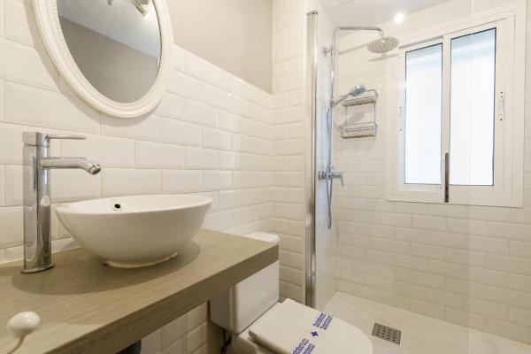 Un baño de CT 178 - Versalles City Apartment - Fuengirola