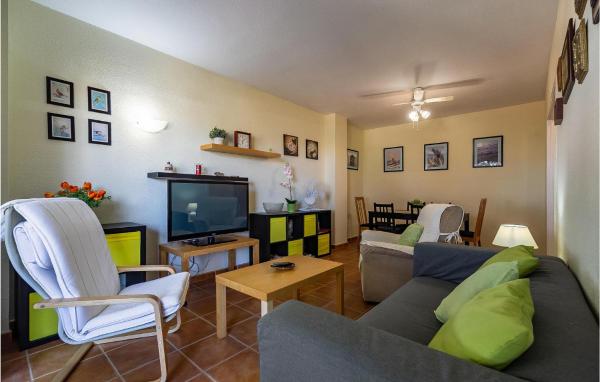 Zona de estar de Fantástico apartamento en Marbella con piscina al aire libre y 2 habitaciones